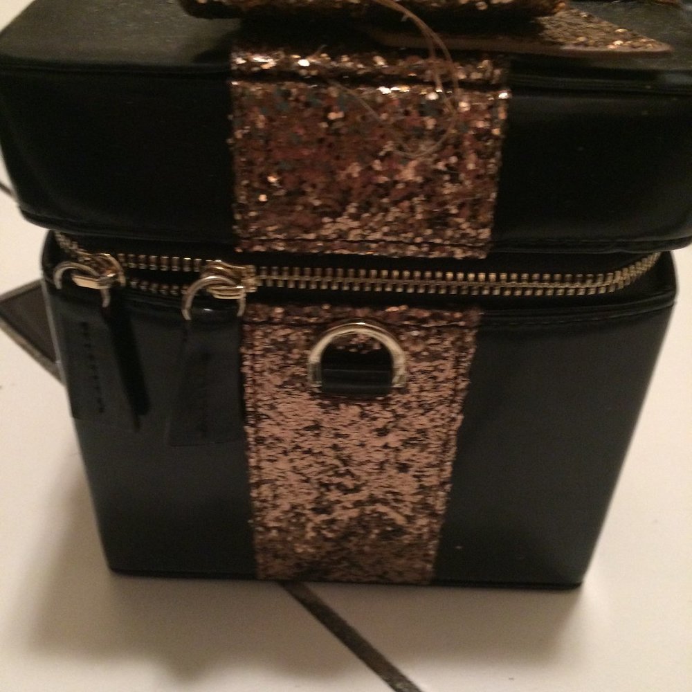 Auth Alice and Olivia party shoulder bag UNUSUAL!